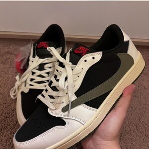 Travis Scott Jordan 1 Low Size 11 men /12.5w